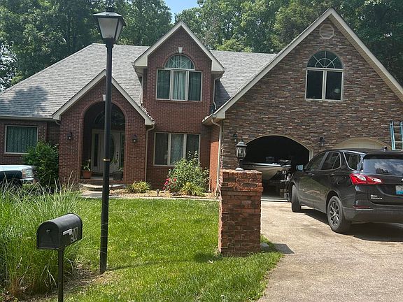 2nd image of 90 Briar Dr