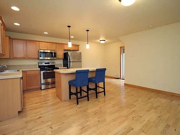 2nd image of 5612 SE 22nd Ave