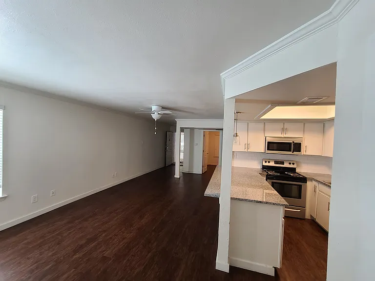 4500 Camp Bowie Blvd #10 — Photo 3