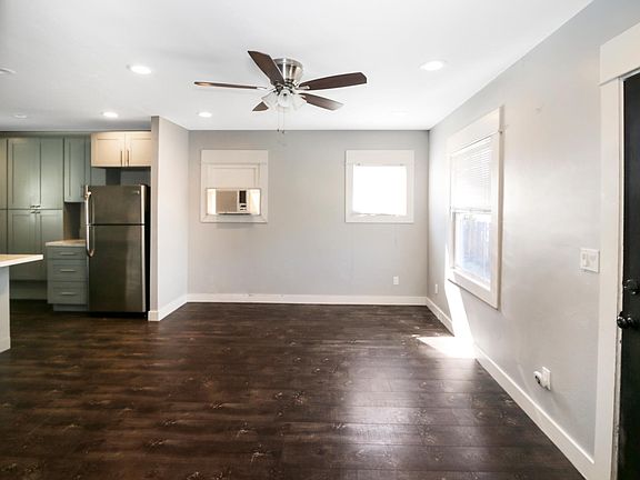 5th image of 3237 Marlborough Ave