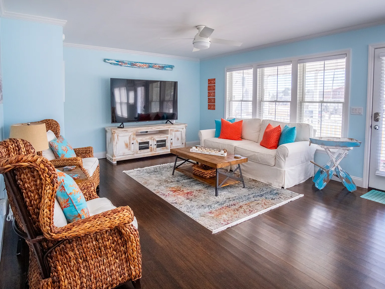 3 bed, 2.5 bath, 1730 sqft, $2,700 — Photo 2
