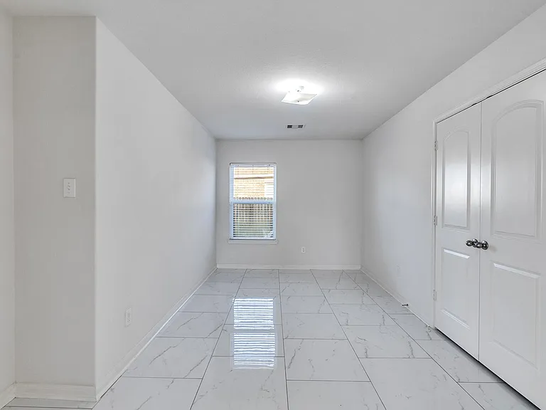 22419 Iron Mill Dr — Photo 17