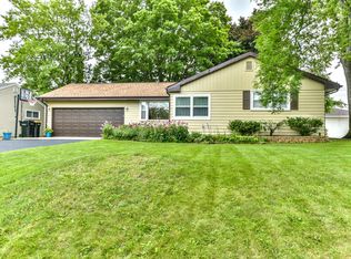 6209 W Goodrich Ln, Brown Deer, WI 53223