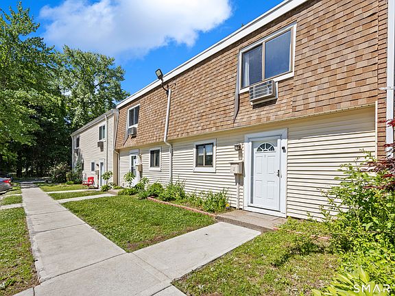 2nd image of 7 Sutton Place #7