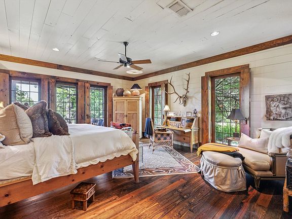 5th image of 525 E Hickory Hill Rd