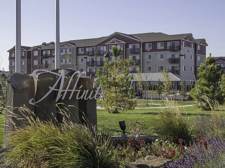 5207 W Hildebrand Blvd — Photo 2