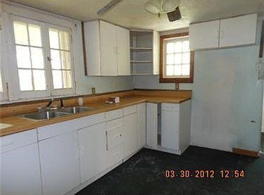 2nd image of 650 Center St