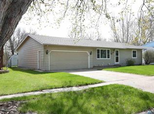 900 S Lakota Ave, Brandon, SD 57005