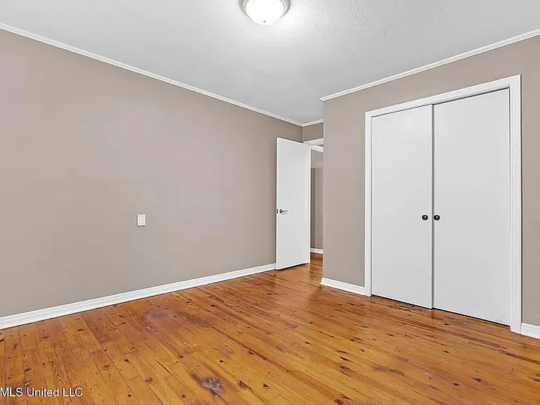 321 Panola Ave — Photo 5