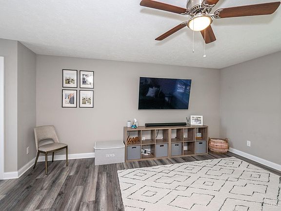 5th image of 4216 Badgeley Cir