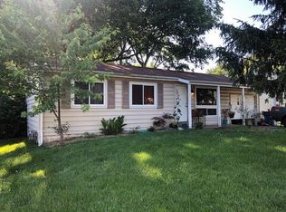 2825 Sugar Tree Ln, Maryland Heights, MO 63043