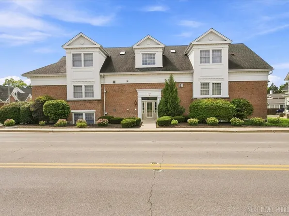 111 S 5th Ave APT E, Saint Charles, IL 60174
