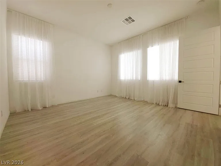 7562 Desert Rhyolite St — Photo 8
