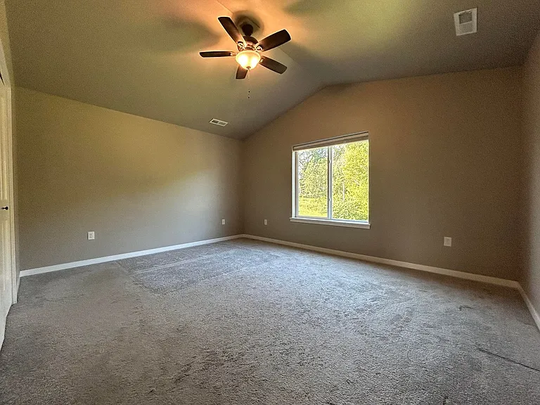 253 Lindemann Dr — Photo 9