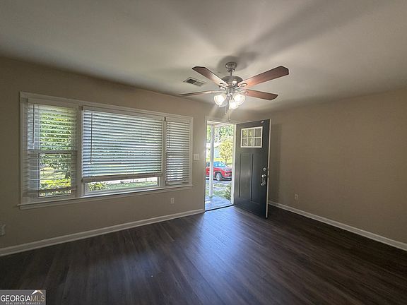 3rd image of 3694 Dale Ln
