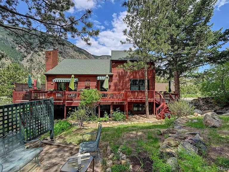 1745 Skyline Rd — Photo 3
