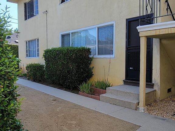 5th image of 11305 Isleta St #103