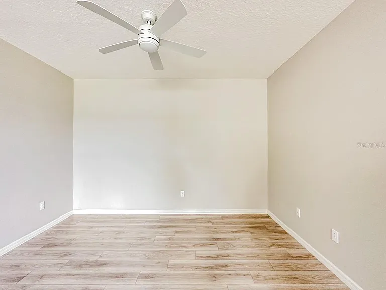 9409 Baraboo Way — Photo 15