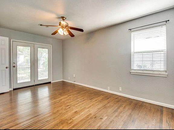 4th image of 1133 W Brockett St