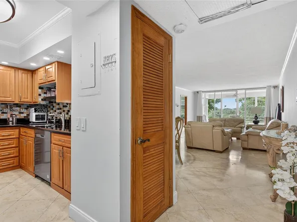 2671 S Course Dr, Pompano Beach, FL