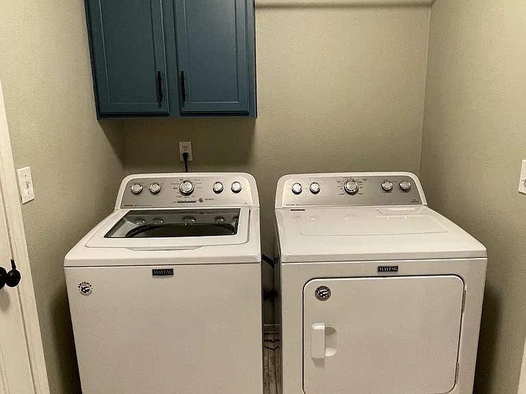 Washer & dryer included in lease