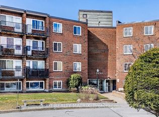 2041 Arrowsmith Dr #402C, Ottawa, ON K1J 7V7