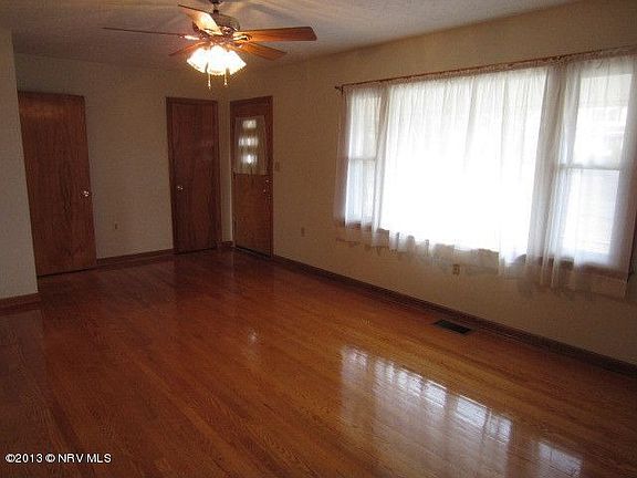 3rd image of 955 High St NE