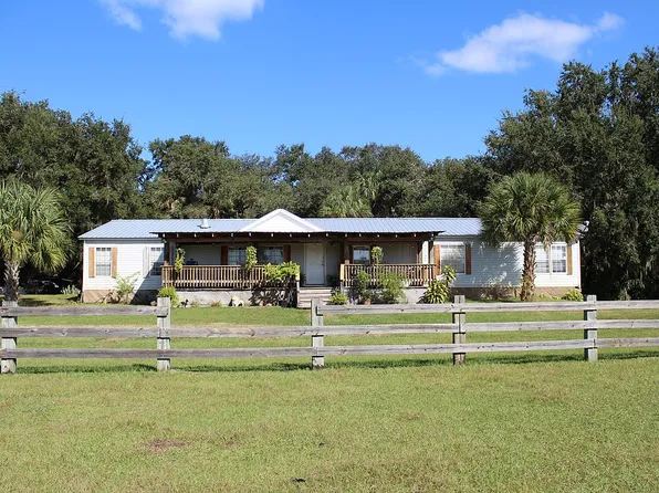 1435 8th St, Palmdale, FL 33944