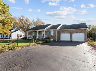 1329 Hoskins Dr, Tappahannock, VA 22560