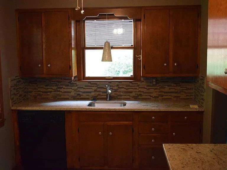 333 Birch Ave — Photo 4