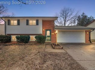 608 Amelia Ave, Royal Oak, MI 48073