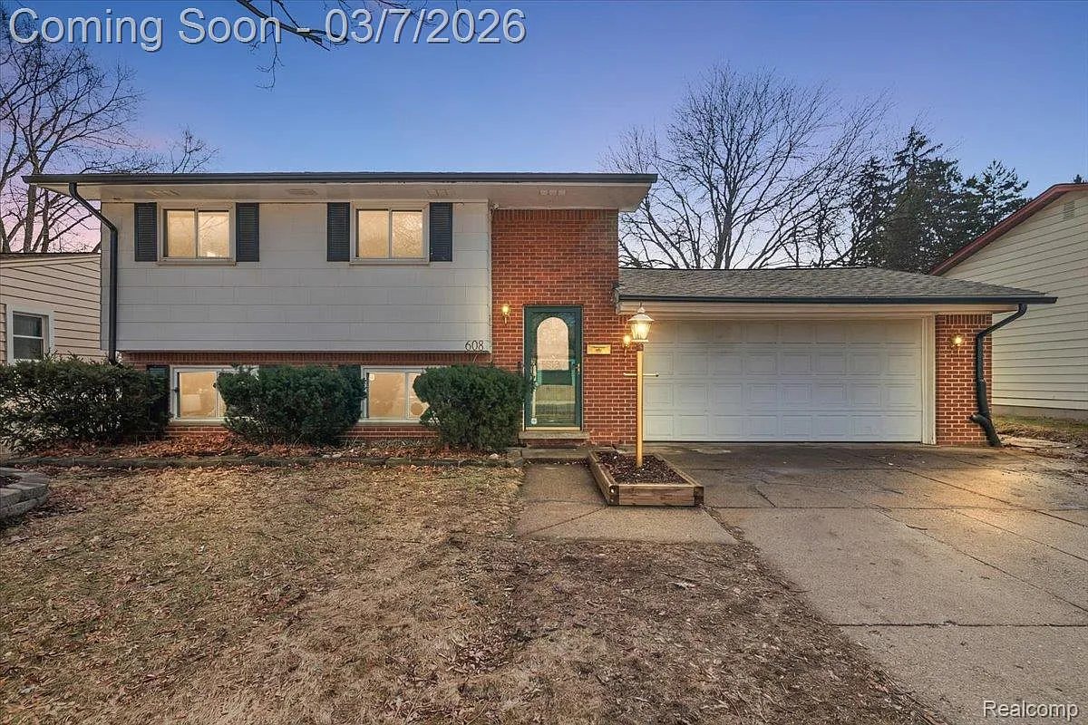 608 Amelia Ave photo 1
