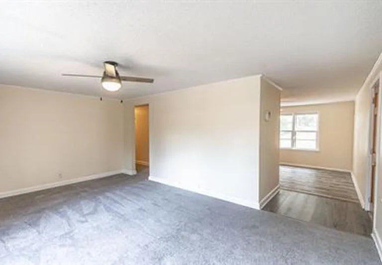 885 S Stephens St — Photo 28