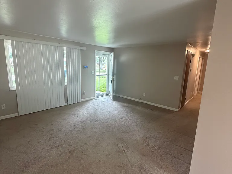 6501 Stonehurst Dr — Photo 6