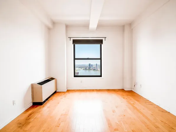 20 West Street image 2 of 22