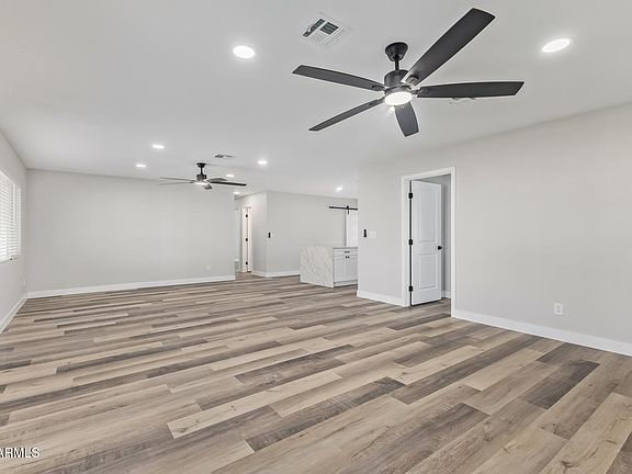 4th image of 7922 W CLAYTON Drive