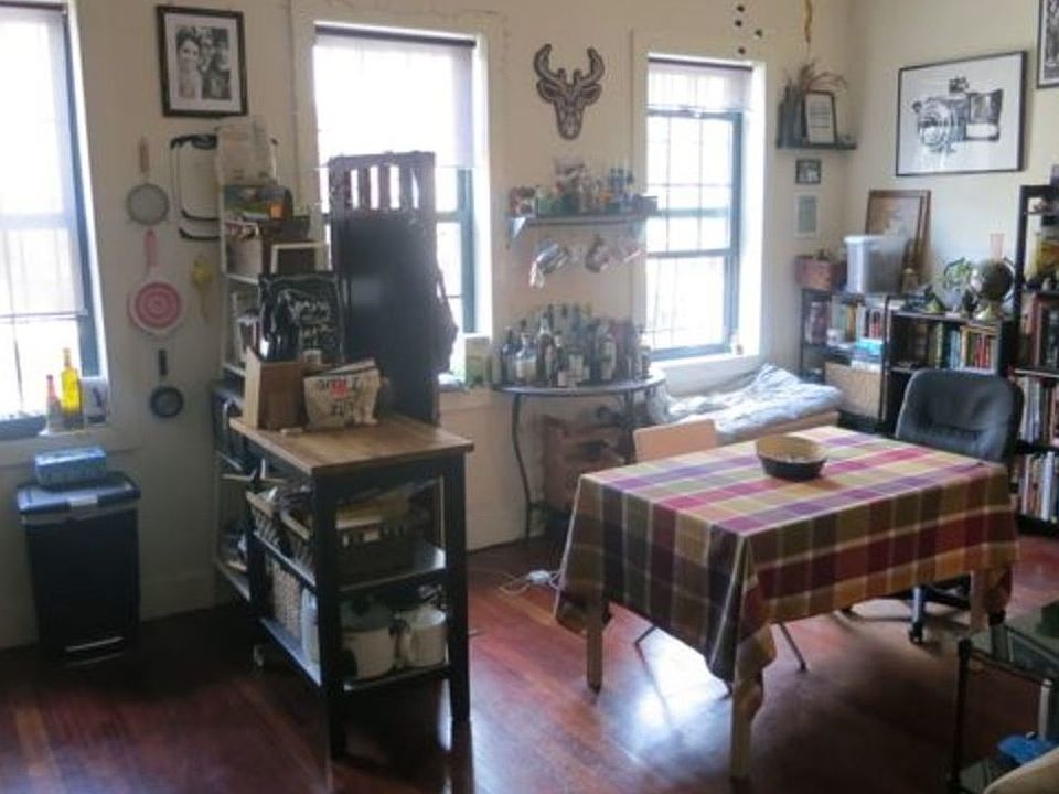 1st image of 184 Jefferson Ave #1F