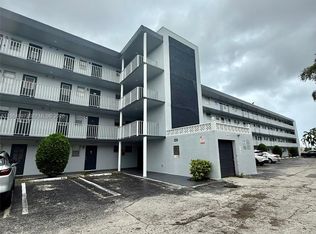 Royal Oaks, Miami, FL 33179
