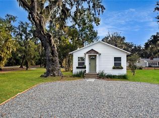 211 Trumbull St, Darien, GA 31305