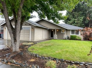 890 Westrop Dr, Central Pt, OR 97502