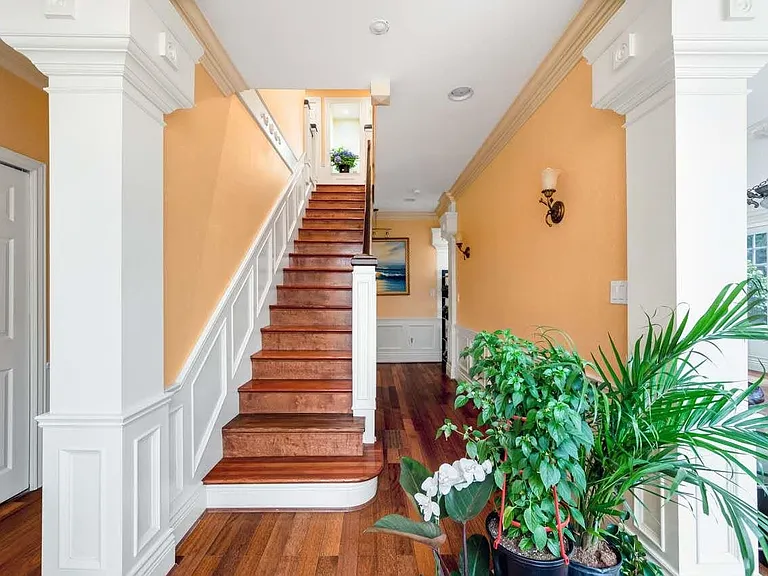 5 Cypress St — Photo 4
