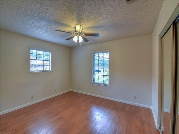 5th image of 511 Algerita Dr #B