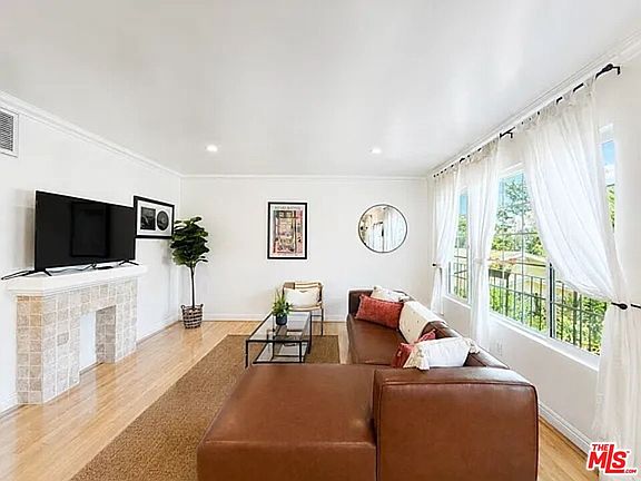 4th image of 1028 12th St #5