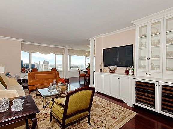 2nd image of 425 E 58th St APT 41B
