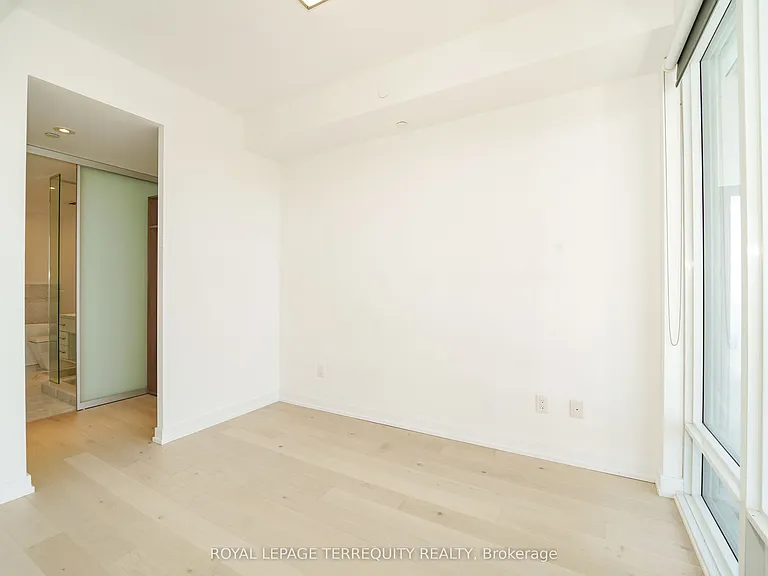 488 University Ave #5008 — Photo 23