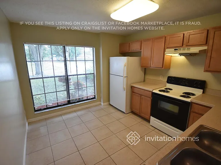 1070 Gwyn Cir — Photo 4