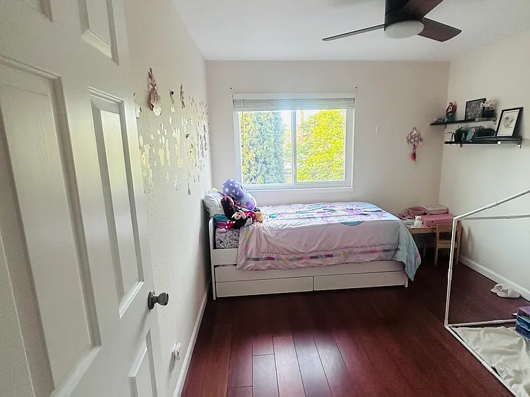 32701 Empire St — Photo 14
