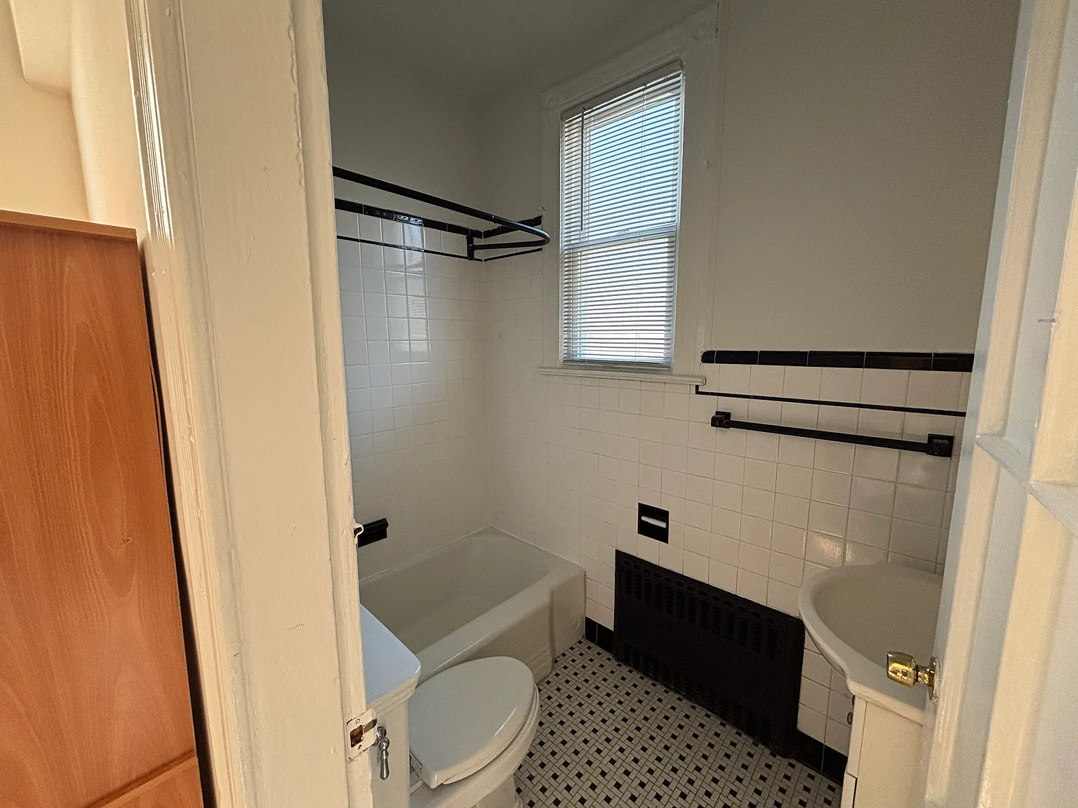 2 bed, $2,000 — Photo 3