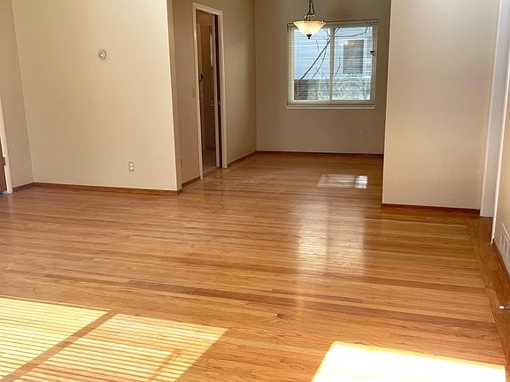 3rd image of 685 Roble Ave #2