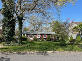 212 Academy Ln, Manahawkin, NJ